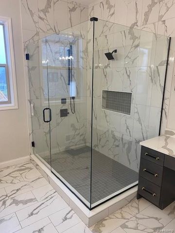 02 Bur Oak Lane, Oakland, MI 48363