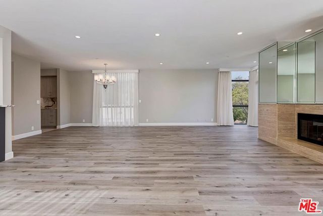 323 N Palm Drive 3, Beverly Hills, CA 90210