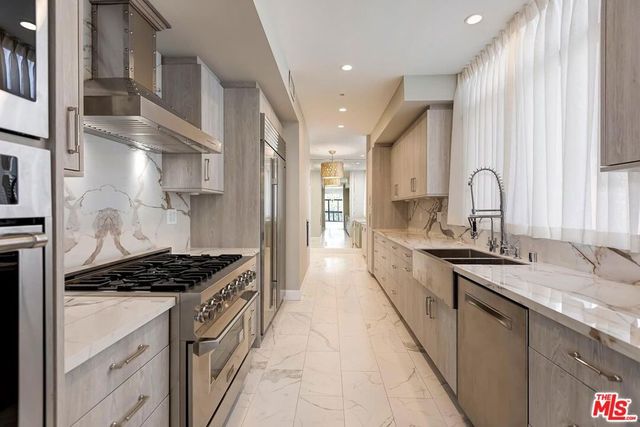 323 N Palm Drive 3, Beverly Hills, CA 90210