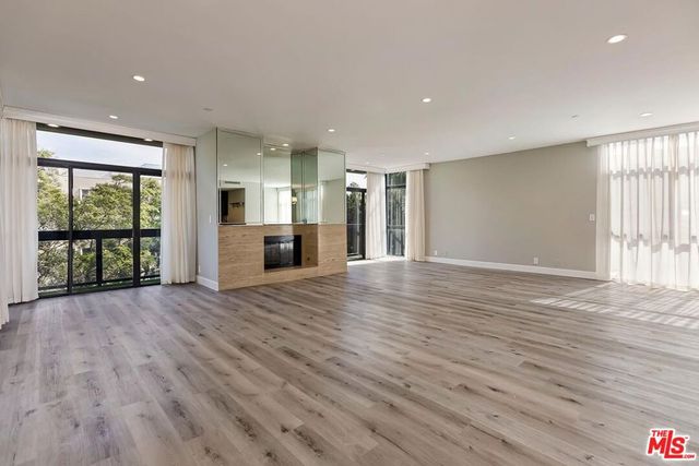 323 N Palm Drive 3, Beverly Hills, CA 90210