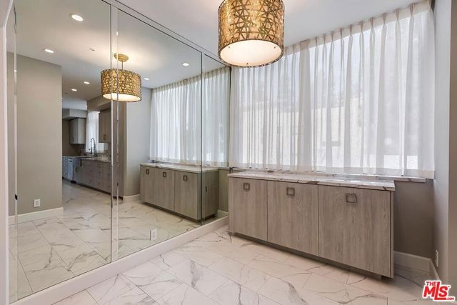 323 N Palm Drive 3, Beverly Hills, CA 90210