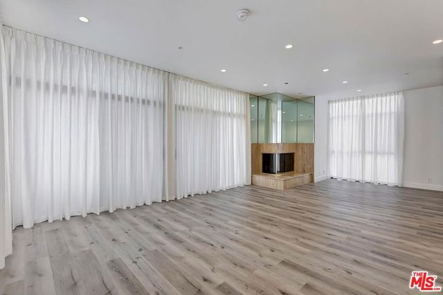 323 N Palm Drive 3, Beverly Hills, CA 90210