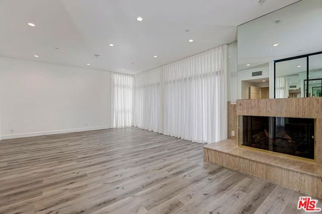 323 N Palm Drive 3, Beverly Hills, CA 90210