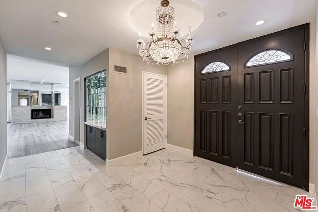 323 N Palm Drive 3, Beverly Hills, CA 90210