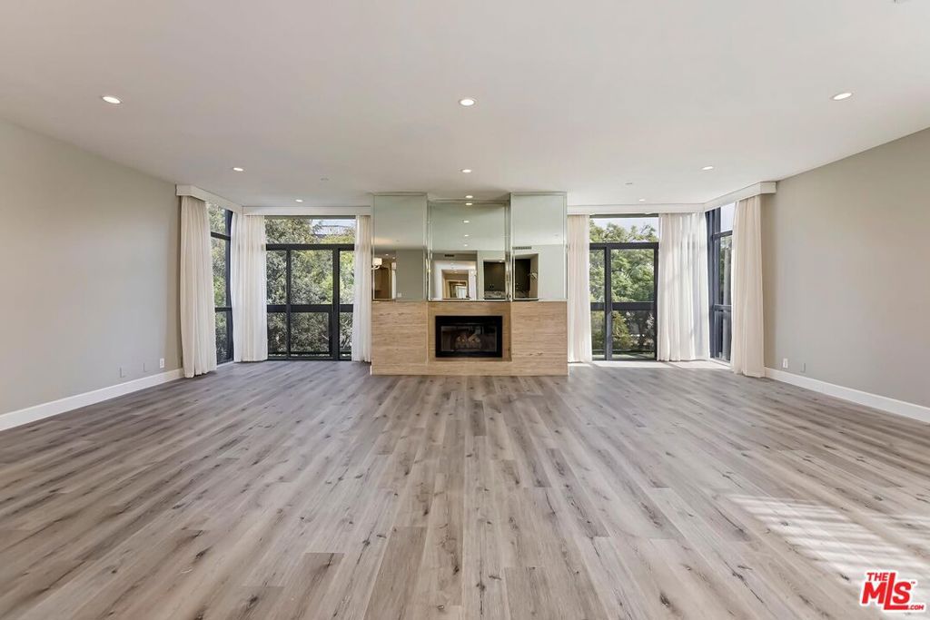 323 N Palm Drive 3, Beverly Hills, CA 90210