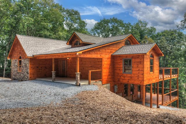 394 Blackberry Circle, Ellijay, GA 30536