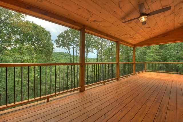 394 Blackberry Circle, Ellijay, GA 30536