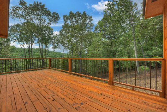 394 Blackberry Circle, Ellijay, GA 30536