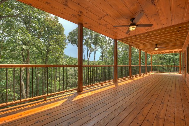 394 Blackberry Circle, Ellijay, GA 30536