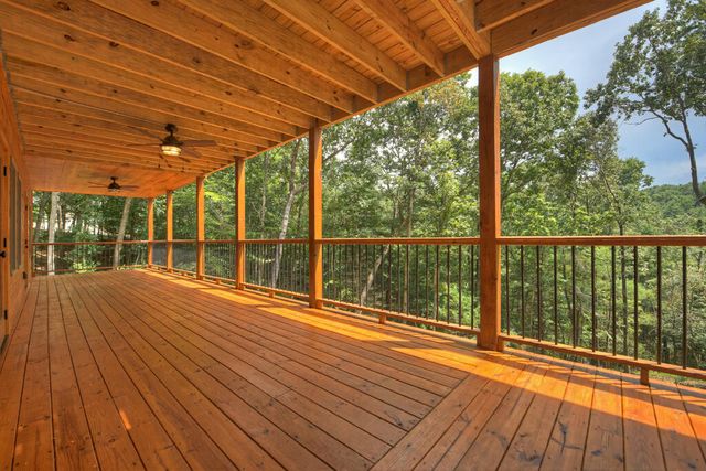 394 Blackberry Circle, Ellijay, GA 30536