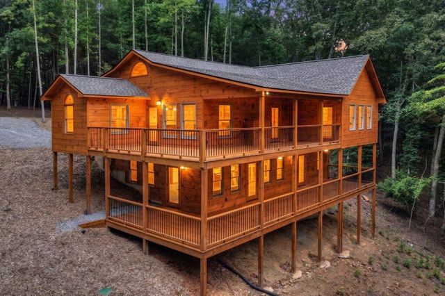 394 Blackberry Circle, Ellijay, GA 30536