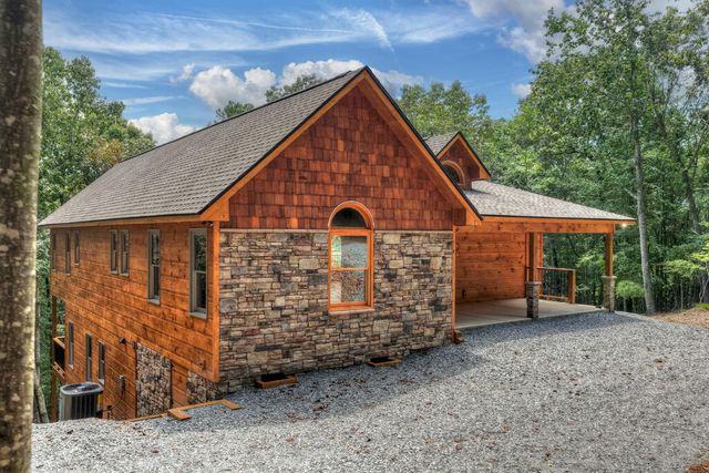 394 Blackberry Circle, Ellijay, GA 30536