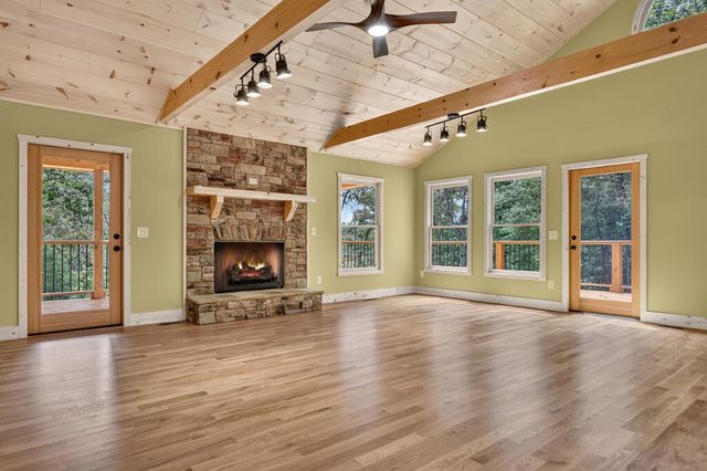 394 Blackberry Circle, Ellijay, GA 30536