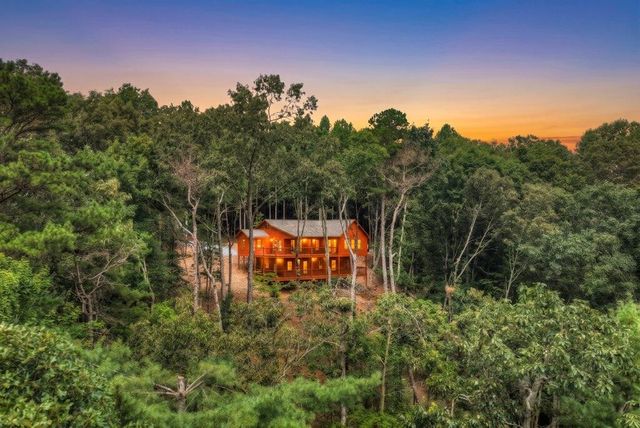 394 Blackberry Circle, Ellijay, GA 30536