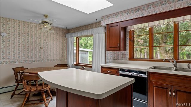 98 Woodlawn Avenue, Lancaster, NY 14086