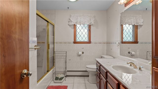 98 Woodlawn Avenue, Lancaster, NY 14086