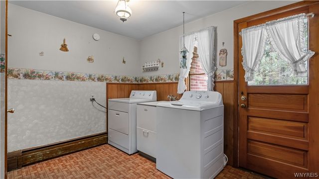 98 Woodlawn Avenue, Lancaster, NY 14086