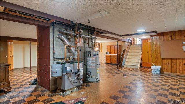 98 Woodlawn Avenue, Lancaster, NY 14086
