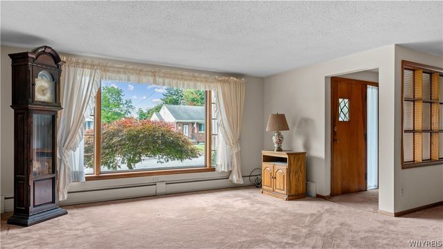 98 Woodlawn Avenue, Lancaster, NY 14086