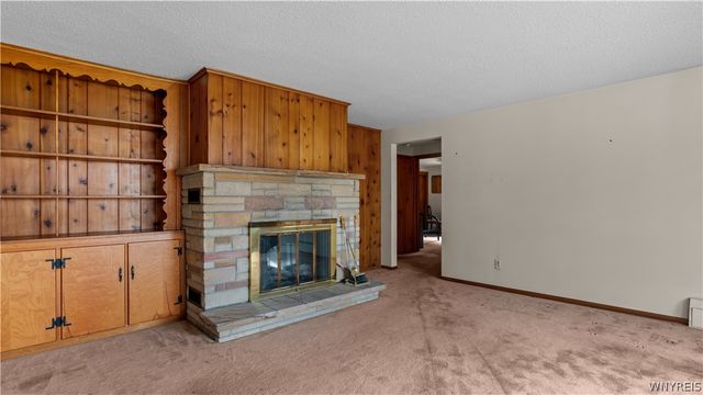98 Woodlawn Avenue, Lancaster, NY 14086