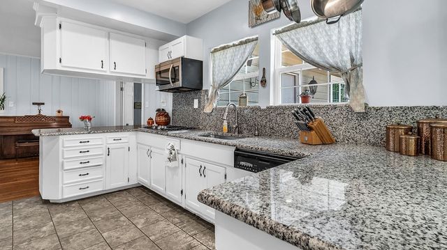 1615 Walworth Street, Greenville, TX 75401