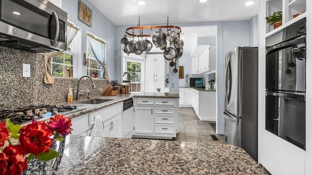 1615 Walworth Street, Greenville, TX 75401