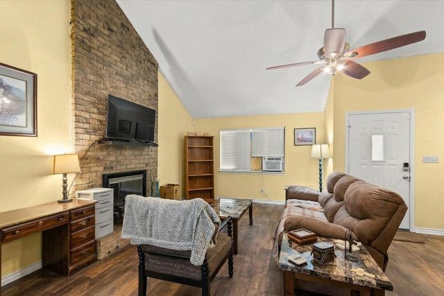 292 Autumn Lane, Livingston, TX 77351