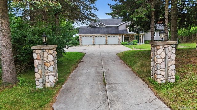 3556 E Dryden Road, Dryden Township, MI 48455