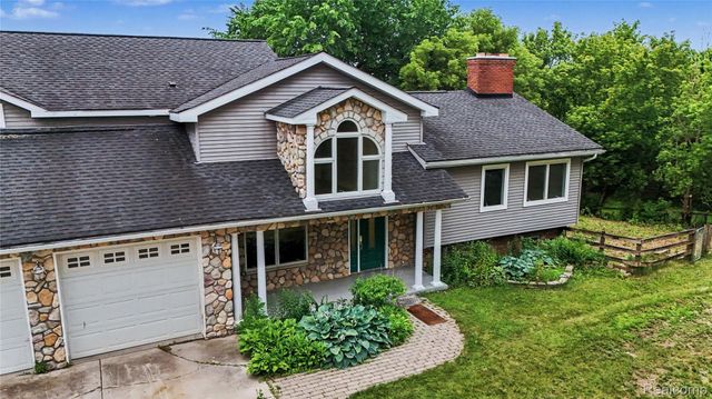 3556 E Dryden Road, Dryden Township, MI 48455