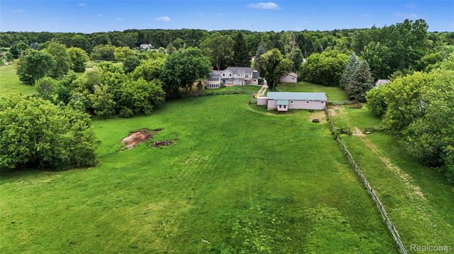 3556 E Dryden Road, Dryden Township, MI 48455