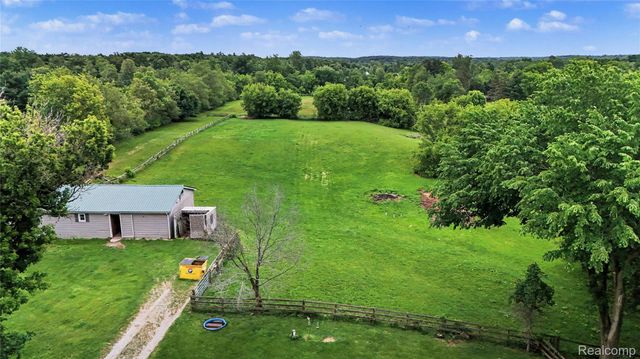 3556 E Dryden Road, Dryden Township, MI 48455