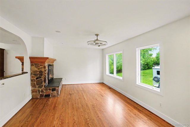 3556 E Dryden Road, Dryden Township, MI 48455