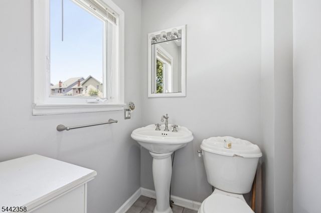 99 Morgan Pl, North Arlington Boro, NJ 07031