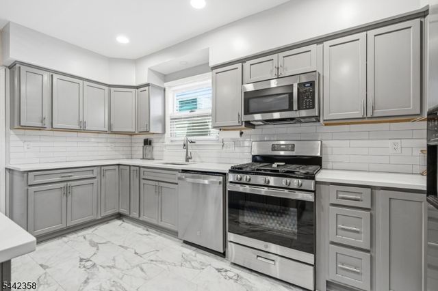 99 Morgan Pl, North Arlington Boro, NJ 07031