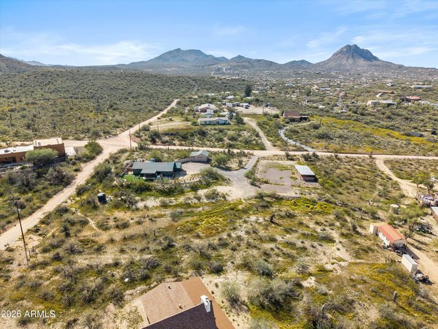 2316 W White Spar Road, New River, AZ 85087