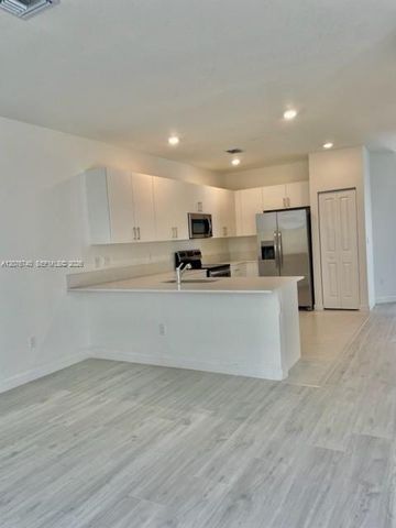 269 SW 159th Court, Pembroke Pines, FL 33027