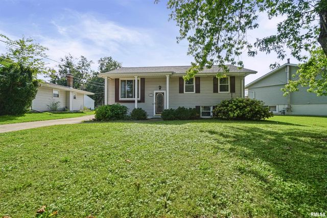 110 S MEADOWVIEW Lane, Washington, IL 61571