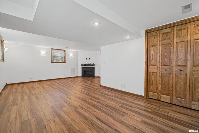 110 S MEADOWVIEW Lane, Washington, IL 61571