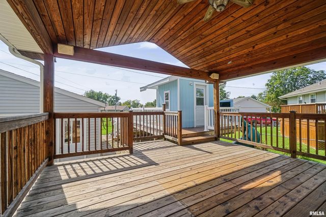 110 S MEADOWVIEW Lane, Washington, IL 61571