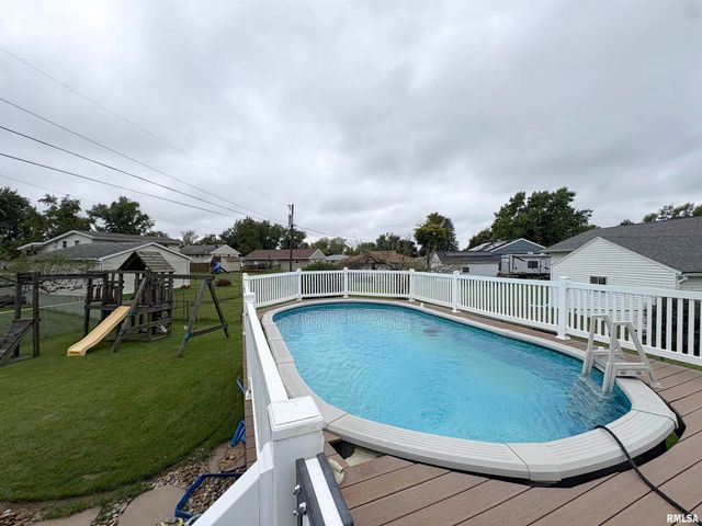 110 S MEADOWVIEW Lane, Washington, IL 61571