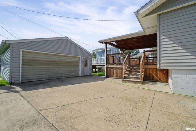 110 S MEADOWVIEW Lane, Washington, IL 61571