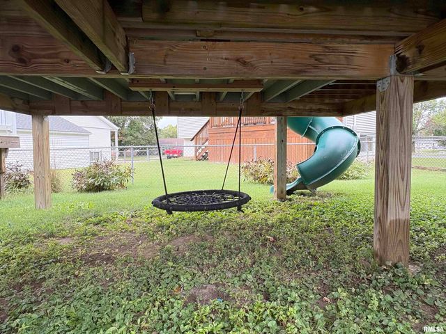 110 S MEADOWVIEW Lane, Washington, IL 61571