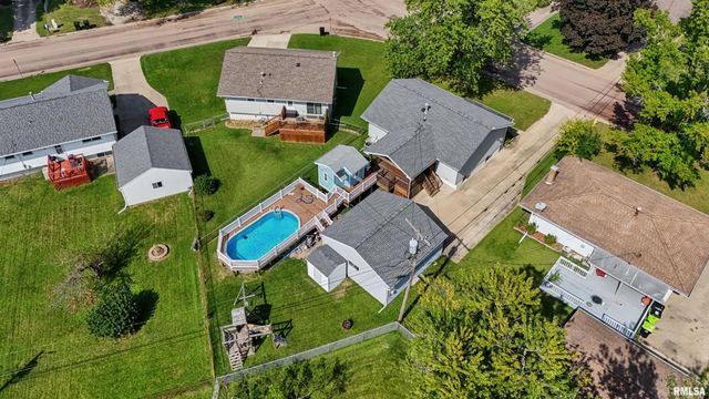 110 S MEADOWVIEW Lane, Washington, IL 61571