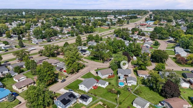 110 S MEADOWVIEW Lane, Washington, IL 61571