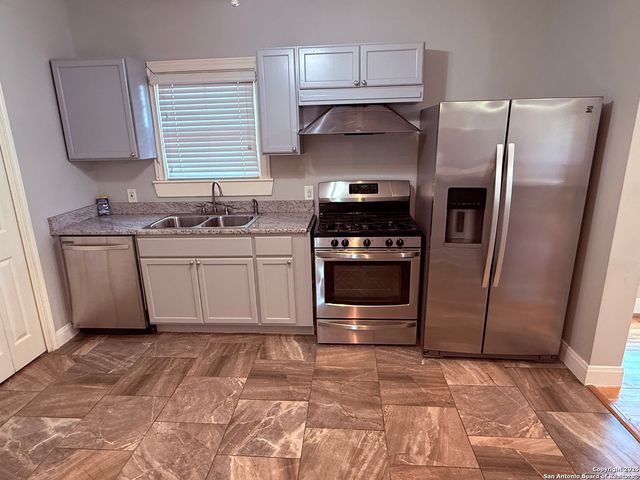 2222 huisache, San Antonio, TX 78201
