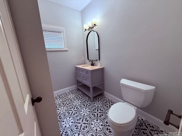 2222 huisache, San Antonio, TX 78201