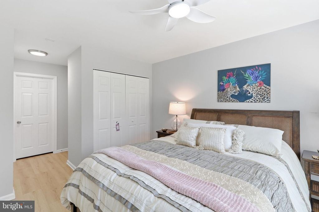 Image 12 of property listing at 905 YARDARM LN, Annapolis, MD 21401