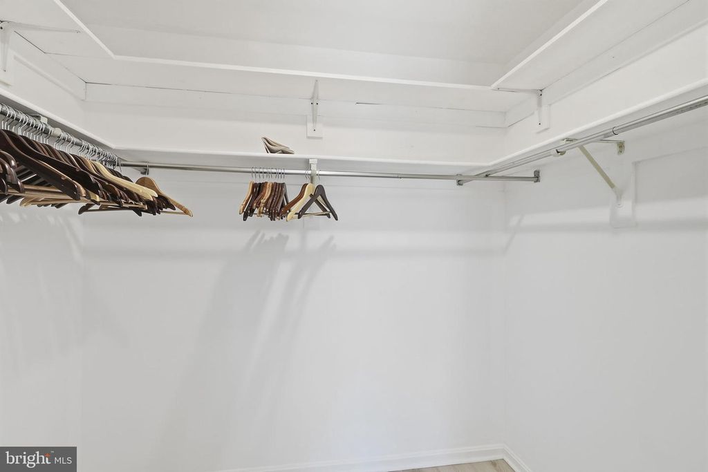 Image 19 of property listing at 905 YARDARM LN, Annapolis, MD 21401