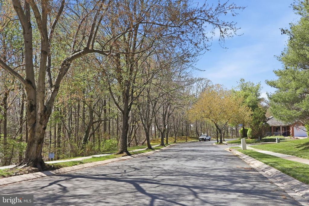 Image 28 of property listing at 905 YARDARM LN, Annapolis, MD 21401