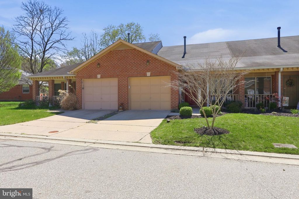 Image 3 of property listing at 905 YARDARM LN, Annapolis, MD 21401